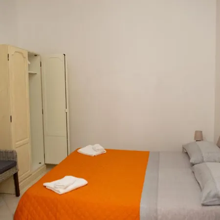 Rv Casa Vacanze Apartament *